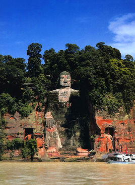 中国最大石刻雕像是四川的乐山大佛 图片