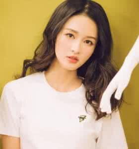 孙怡李沁长得太像了 孙怡李沁长对比照 他们是什么关系双胞胎吗?
