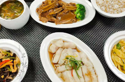 月子餐