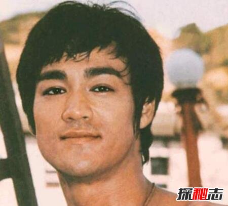 李小龙怎么死的?死于艳星家中,体内含大量大麻残留物