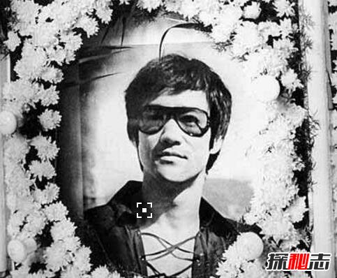 李小龙怎么死的?死于艳星家中,体内含大量大麻残留物