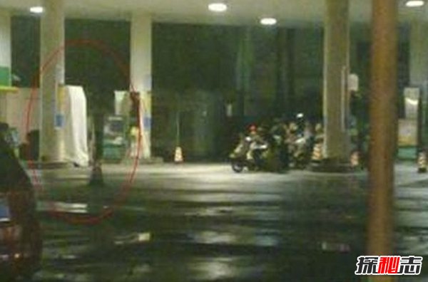 十大真实闹鬼事件,厕所坑中突然出现手给你递纸