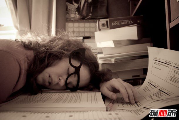 鬼压床是睡眠瘫痪?科学解释恐怖的睡眠瘫痪