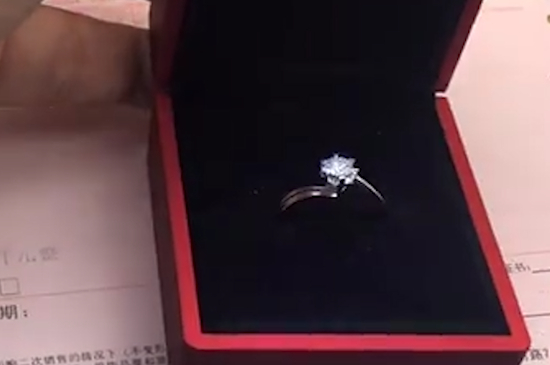 结婚戒指戴哪个手指