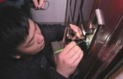 换锁多少钱：塑料锁芯50元左右，铜锁芯几百上千元